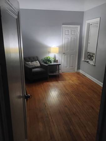 Temporary Male room mate wanted 1