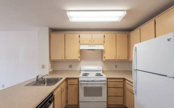 Elevator, Near 880 Freeway, Laundry Facilities 1