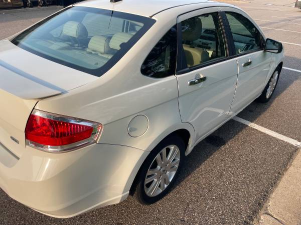 Ford Focus 124 K de cuero - $2.70063470777588993121