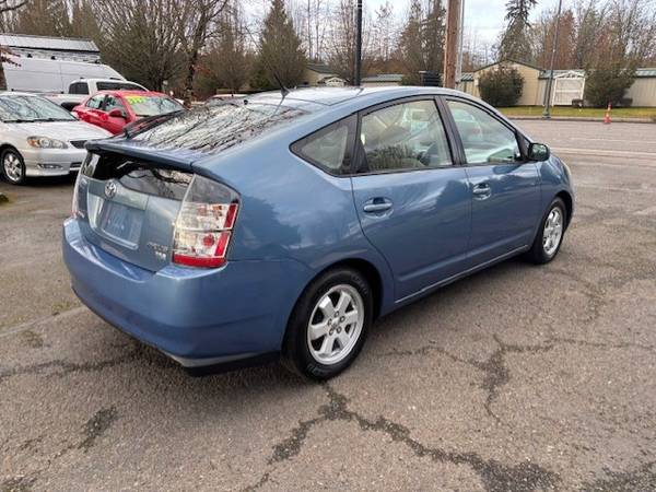 2004 Toyota Prius Híbrido Hatchback - $4,495 (BATTLE GROUND)63616101837955124