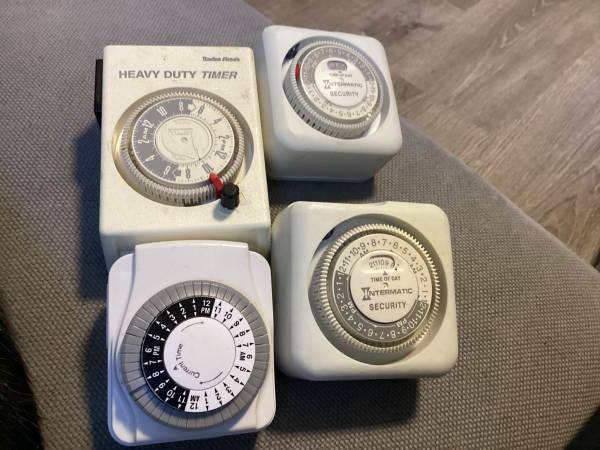 Four Lights Security Timers work great 4 Security  Security  4/$12 1
