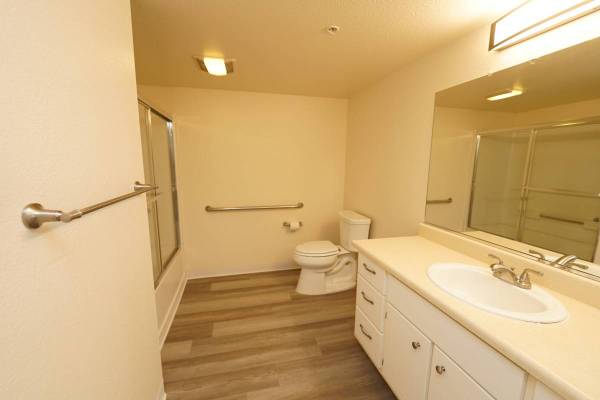 $1,000 / 1br - Walnut Grove Senior Apartments (Vacaville)64044026548355121