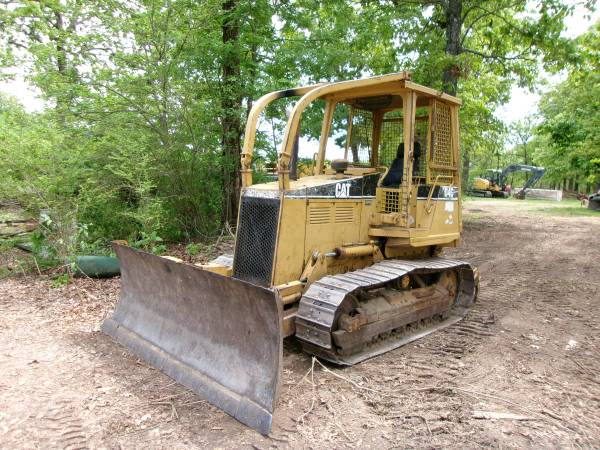 Cat D4C Dozer 1