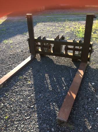 Buck Wheel Loader Floating Forks 1