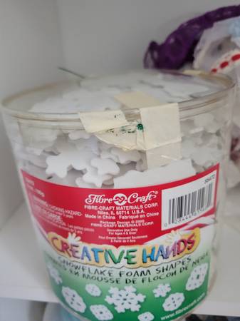 Foamy tub of snow flakes. Lots of sizes. 1