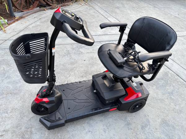 MOBILITY  SCOOTER 1