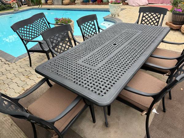 Outdoor dining table set 1