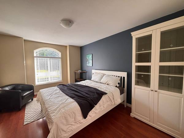 FULLY FURNISHED - 3 Bed, 3 Bath House - 1022 Regency Place 3