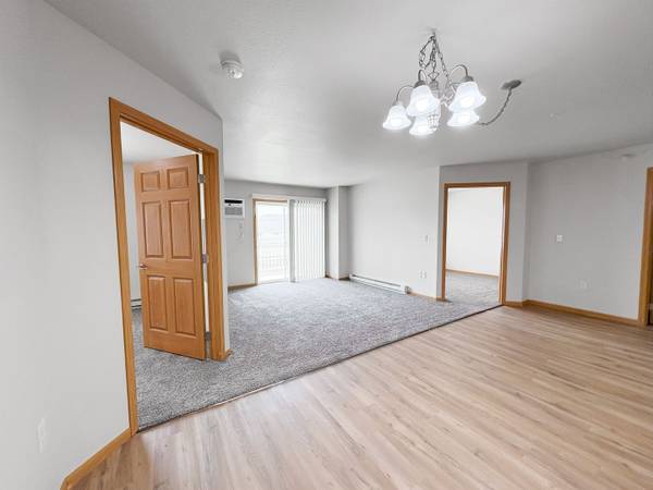 $1,145 / 2br - 1057ft2 - In Minot, Stainless Steel Appliances, 2/BD 2/BA (3414 21st Ave NW, Minot, ND)63678167364097124