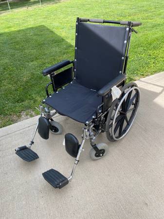 Invacare reclining wheelchair 300 pound capacity 1