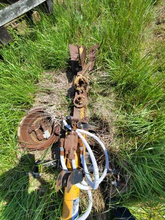 Log splitter with a 3point hookup 1