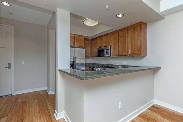 1/bd 1/ba, 9Ft Ceilings, Emeryville CA 1
