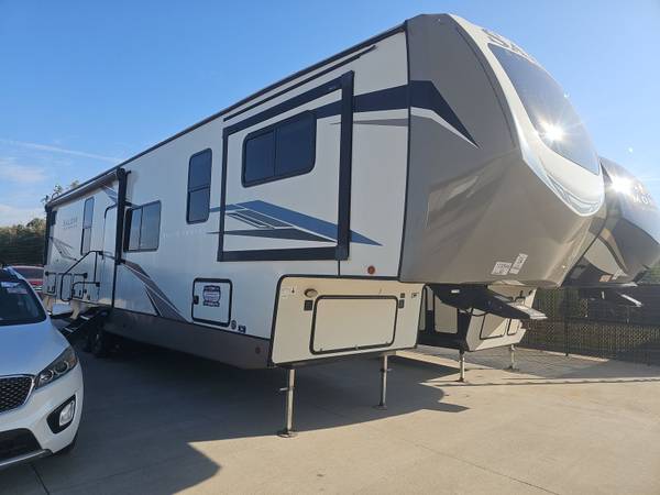 Digital Merchandising and Marketing specialist 1