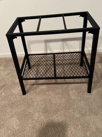 Metal Stand 1