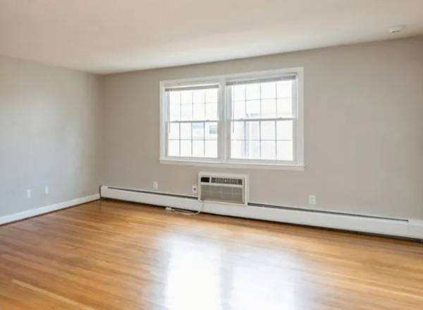 $1,050 / 2br - Updated 2BR/1BA Apartment for Rent – Don’t Miss Out! (Manchester, CT)63989075286402124