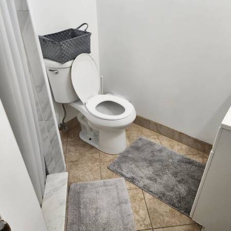 $750 / 5br - Room for Rent (Springfield)63896154622467123