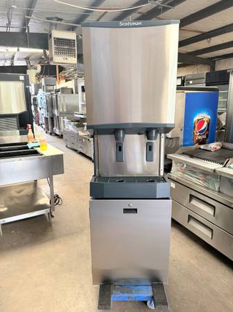 Scotsman ice machine and dispenser 1