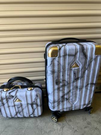 Triforce Hardside 2-Piece Luggage 1