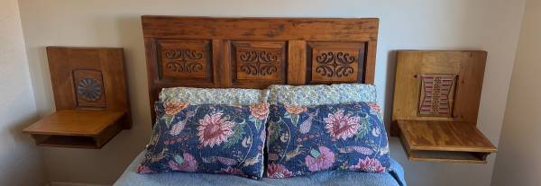 2 wall-mount nightstands 1