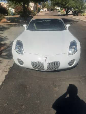 Like new 2007 PONTIAC SOLSTICE convertible 58K - $10,000 (Mohave Valley)63470416339073122