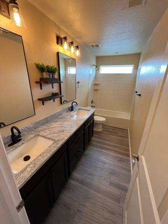 $520 / 2br - 600ft2 - Un dormitorio amueblado en una casa nueva (Williamsburg)63827342774403123