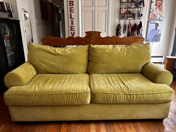 2 Klaussner Sofa’s Couch FREE 1