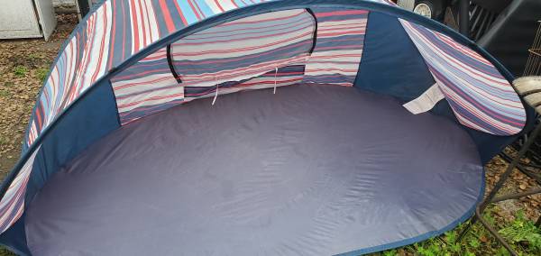30 Second Pop Up Tent 1