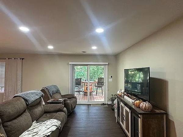 $910 / 3br - 1615 Quail Hollow Dr, Cambridge, OH64027277101313121