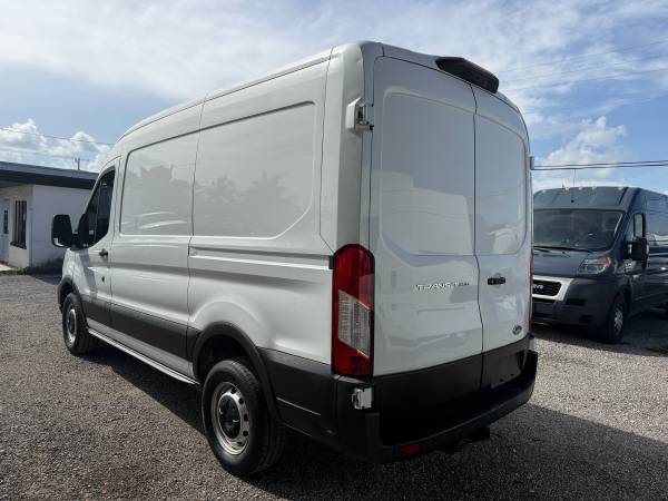 2020 Ford Transit 250 Medium - Photo 4