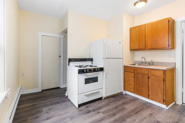 $185,000 / 6br - Investors Alert: Fully Occupied Four Unit in New Kensington- Linden64013373837057123