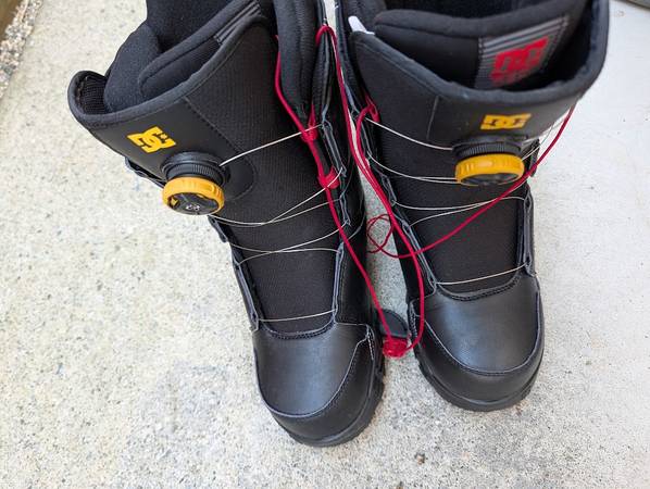 DC Snow Board Boots (new in box) 1