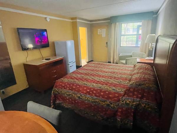 $69.99 Daily Plus tax  Weekly $319 plus tax  All Utilities TV Furnishe 1