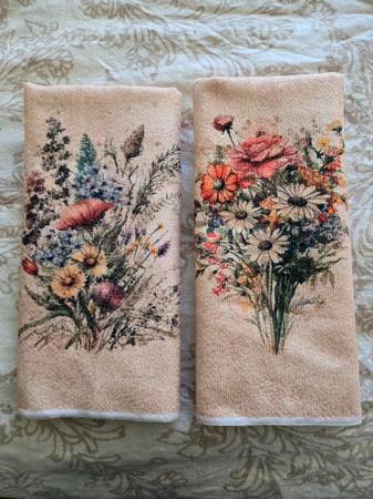 2 Kitchen Towels 1