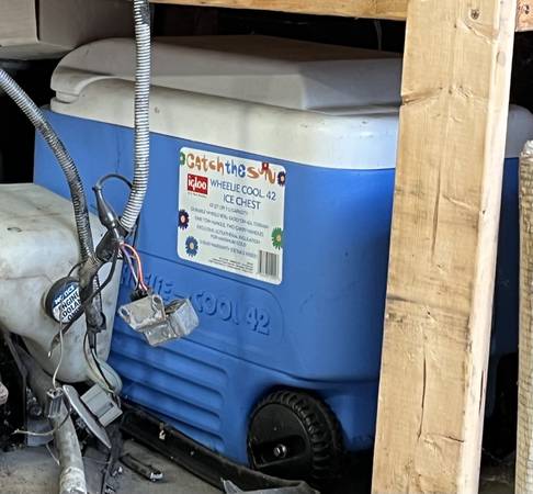 Igloo Wheelie Cool 42 Rolling Ice Chest 1