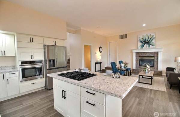 $3,599 / 3br - 2600ft2 - Beautiful Lake Washington view house in Renton (Renton)63866941687555121