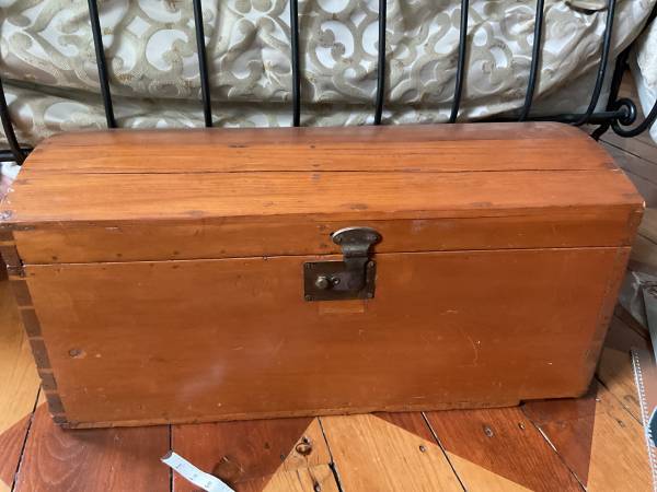 Dome top trunk 1