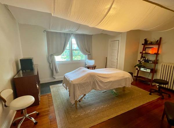 $200 Weekend Availability - Massage Office near downtown AVL (Asheville)64029207801729120