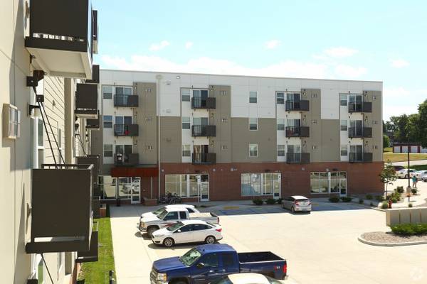 Elevator, Modern Layout / Architecture, Dishwasher 1