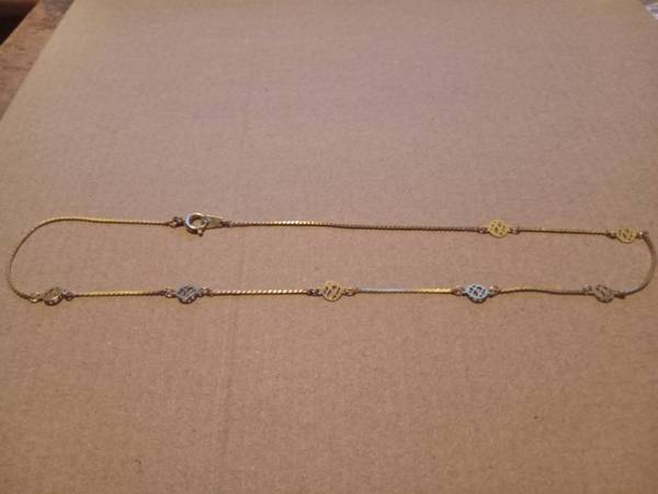 7 inch bracelet with round symbols 10 dollars 1