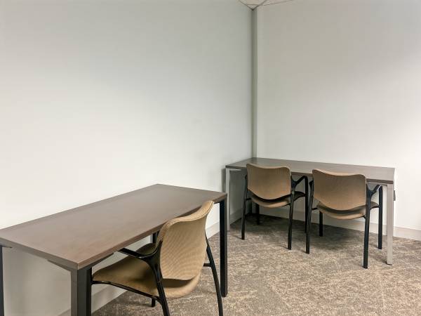 Touchdown → WORK → take-off | coworking desks 1
