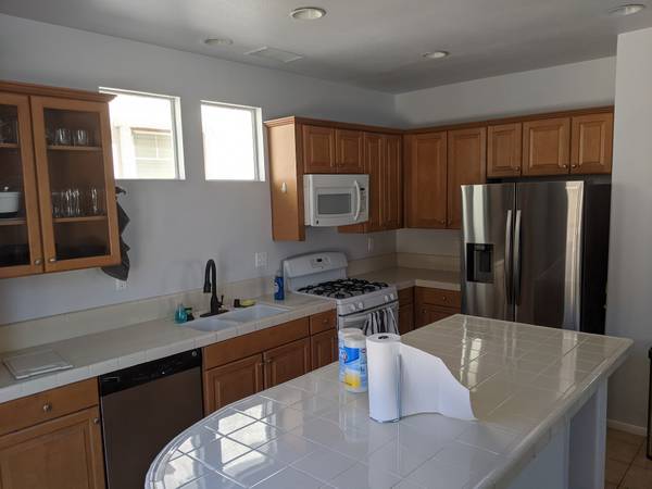 $850 / 100ft2 - 1 Habitación en Hogar de Hombres Natomas64043839897473122