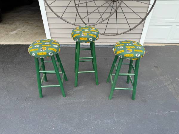 GREEN BAY PACKER STOOL 1