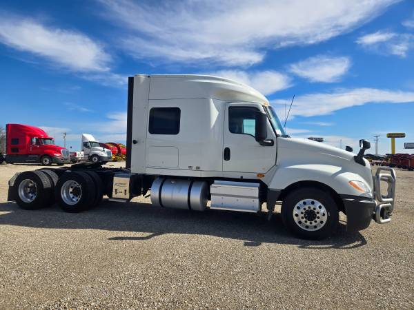 2020 International LT625 Sleeper Truck