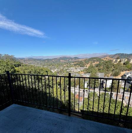 $3,295 / 2br - 900ft2 - Big 2 bed, 1 bath, top floor with awesome views, laundry, dishwasher (san rafael)63868038357251120