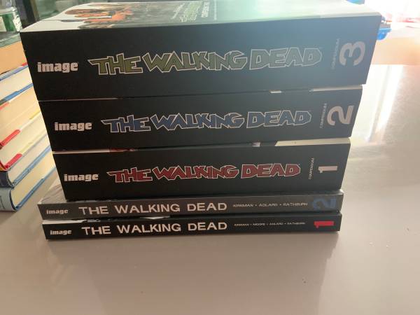 The Walking Dead Compendium & Graphic Novels 1