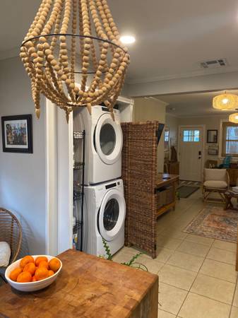 $1,800 / 2br - Bonita cabaña cerca de Ochsner en alquiler, disponible a partir del 27 de septiembre! (Nueva Orleans)63792041561603122