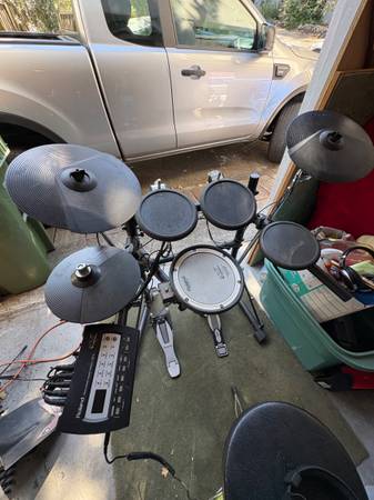 Rolan Electronic Drum Kit 1