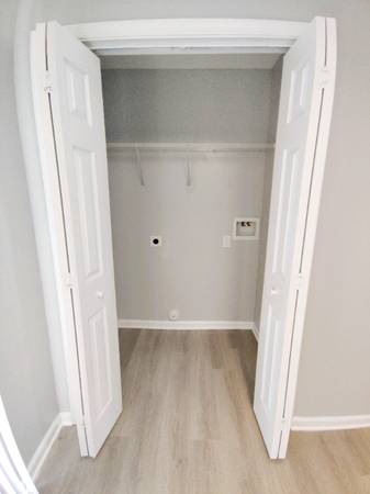 $1125.00 / 2br - 948ft2 - Casa adosada de 2 dormitorios en el área de Timberlake, Lynchburg, VA - Disponible ahora - $112563851970952449124