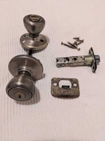 Kwikset key-in-knob lockset 1