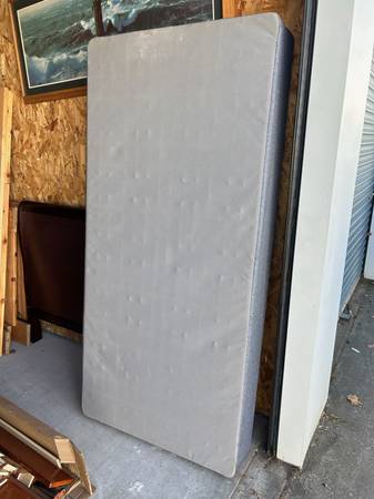 Twin XL boxspring 1